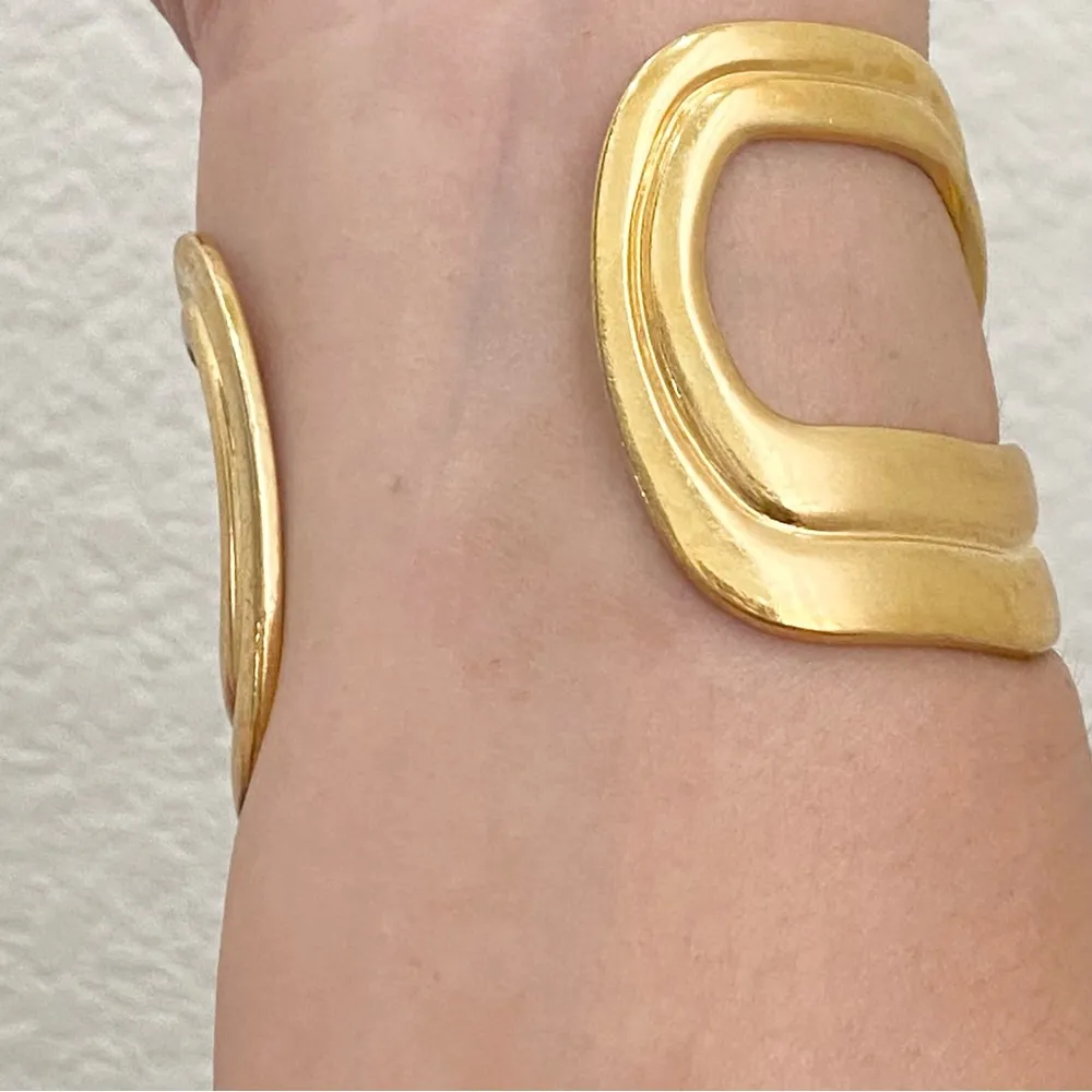 Vintage MCM Gold Brass Figure 8 Open Cuff Bangle Bracelet 57g - Image 4