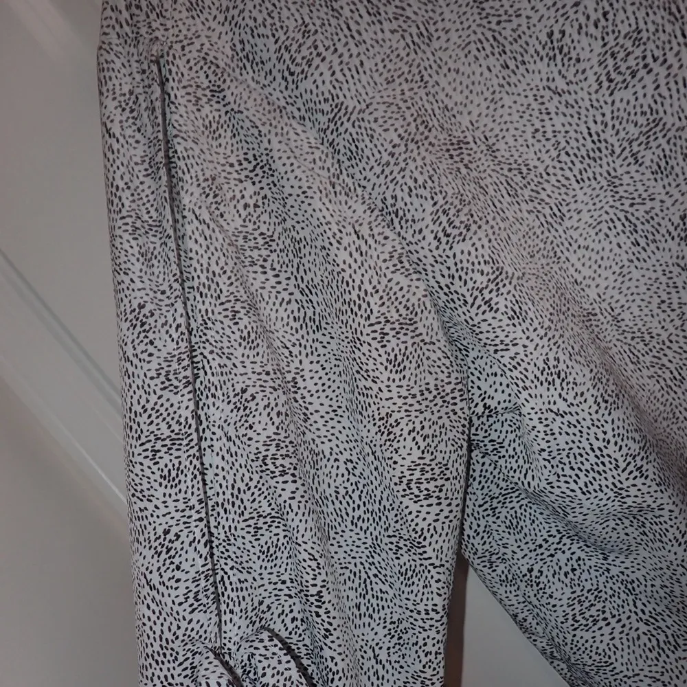 A New Day black and white blouse dressy casual ruffle sleeve size XL - Image 3