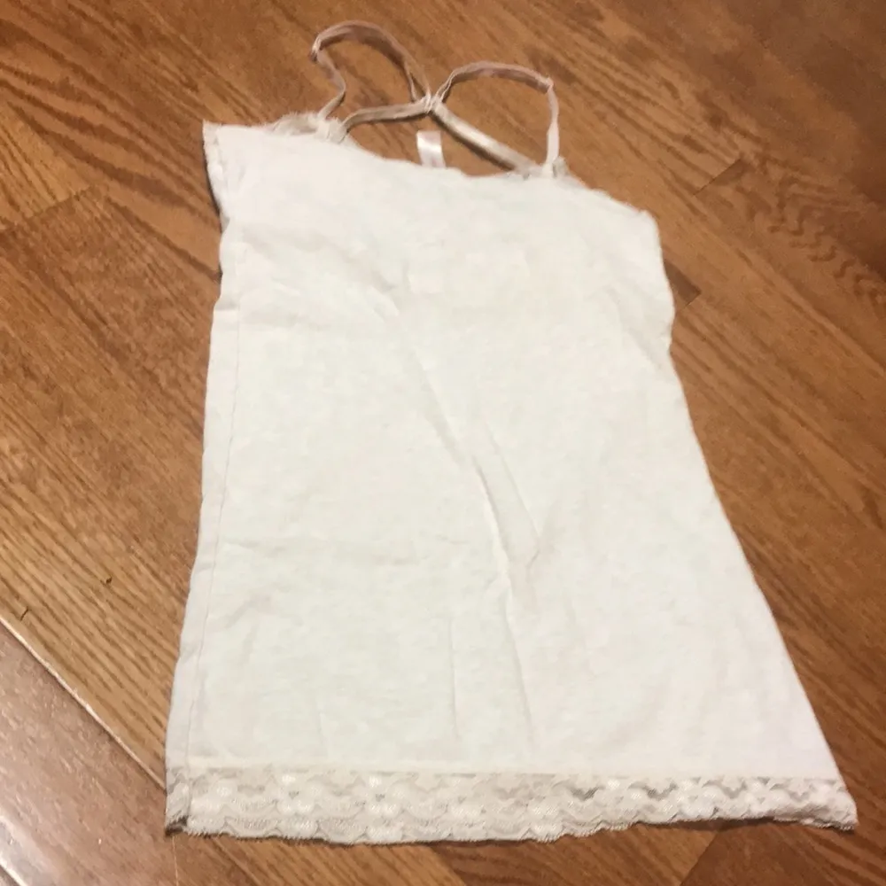 No Boundaries lace trim built-in bra tank - Image 2