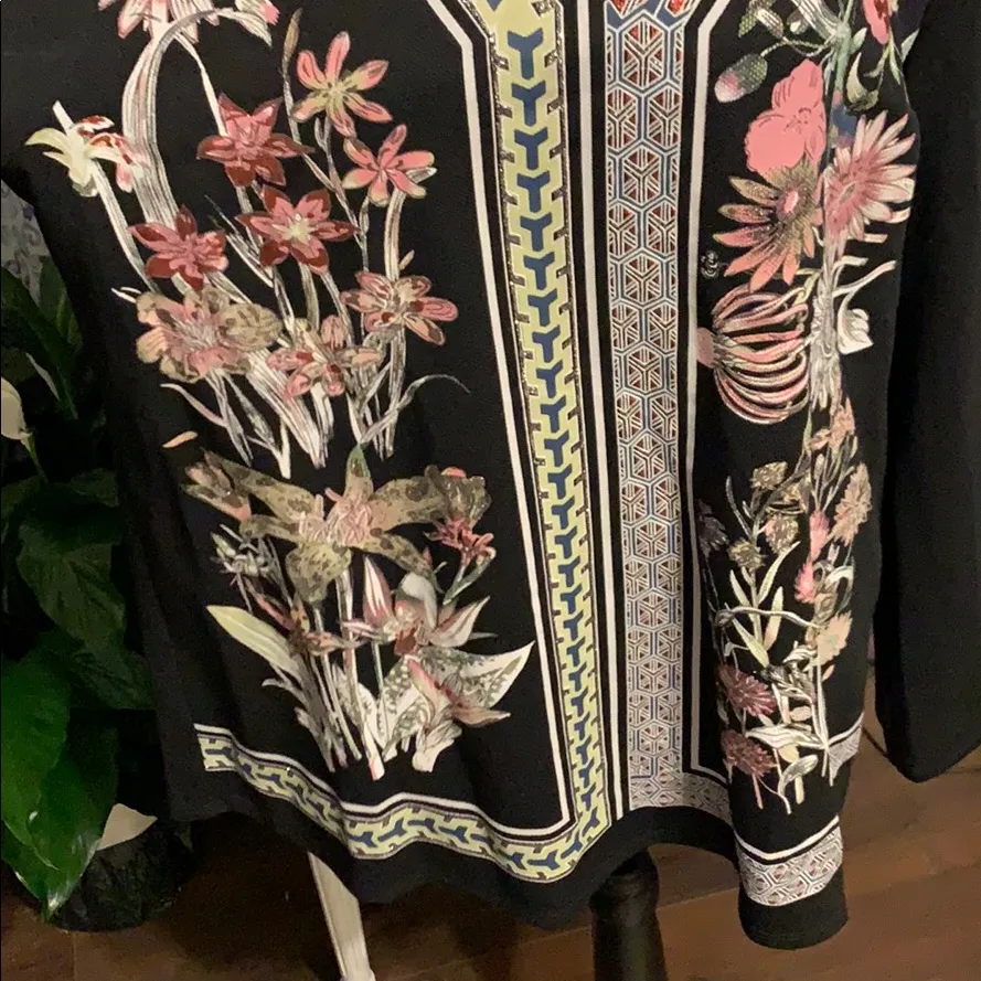 Size L. top. New - Image 4