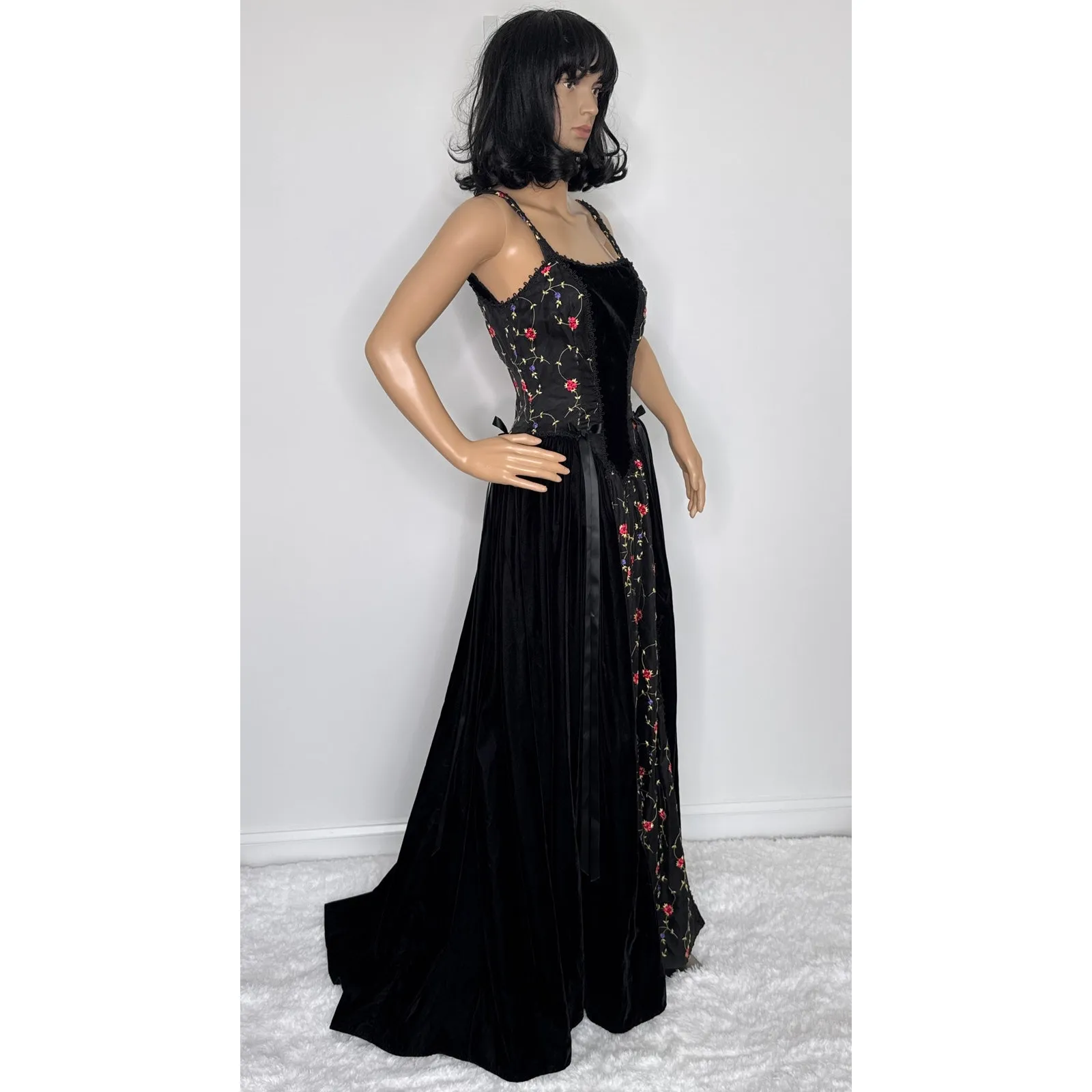 Late 80s Jeannie Nitro Gothic black velvet silk floral embroidered corset gown s - Image 7