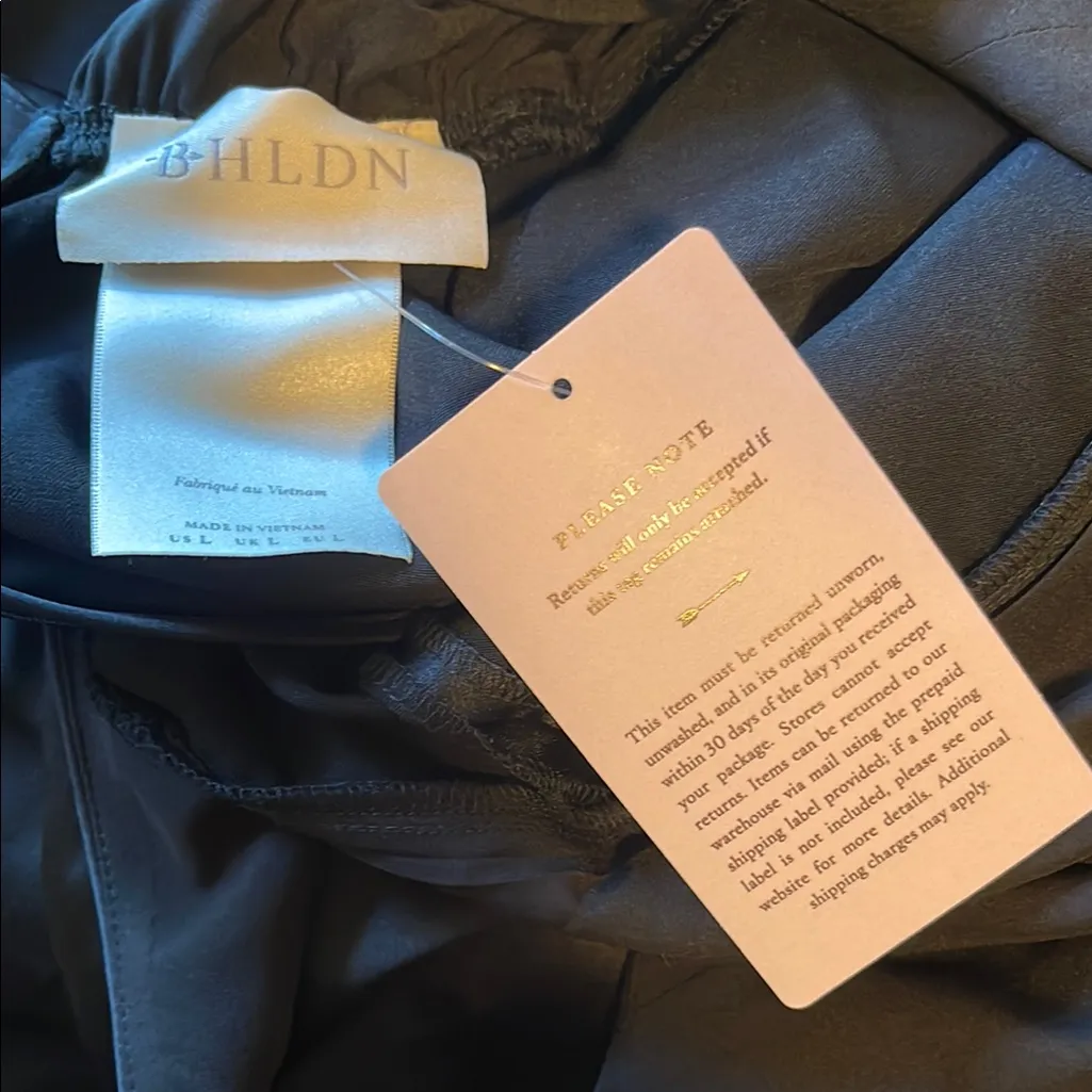 Elegant Black Sleeveless Dress - Image 6