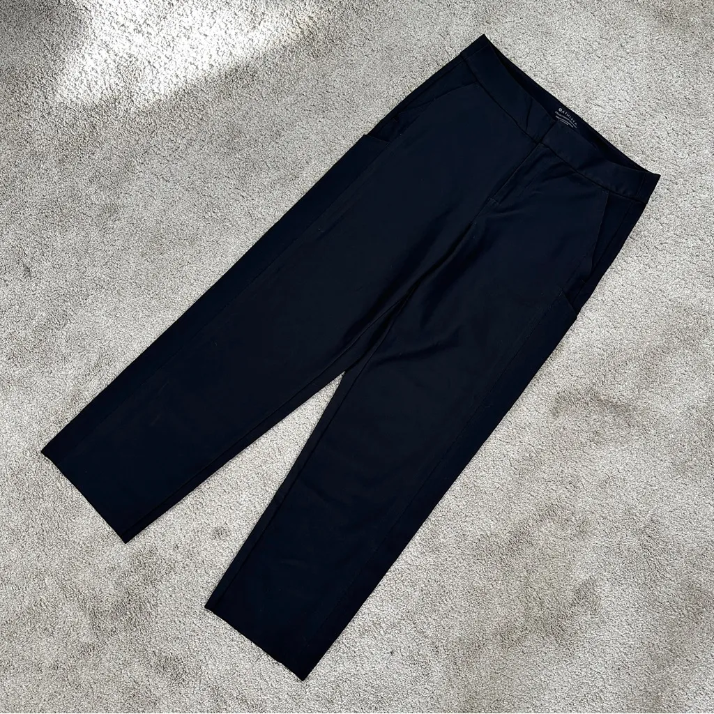 Athleta Women’s Stellar Straight Leg Pants Cropped Work Travel in Black 6 - Image 3
