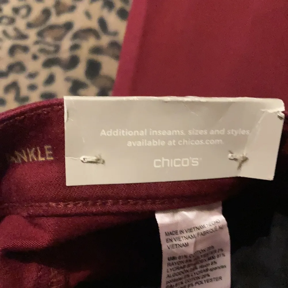 CHICO’S Ankle Jeans Women’s Size 2 So Slimming Super Soft Girlfriend Ankle Jeans - Image 4