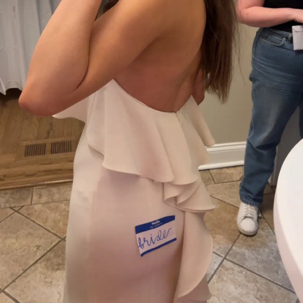 Xscape Ivory Formal Dress - Image 2