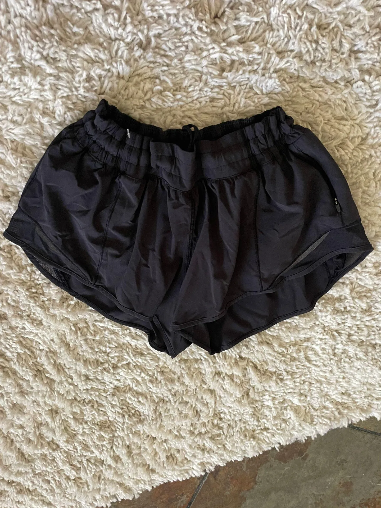 Lululemon Hottie Hot Shorts - Image 4