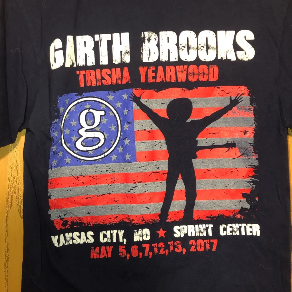 Garth Brooks World G Tour Casual Unisex Blue Graphic Shirt Size Small - Image 4
