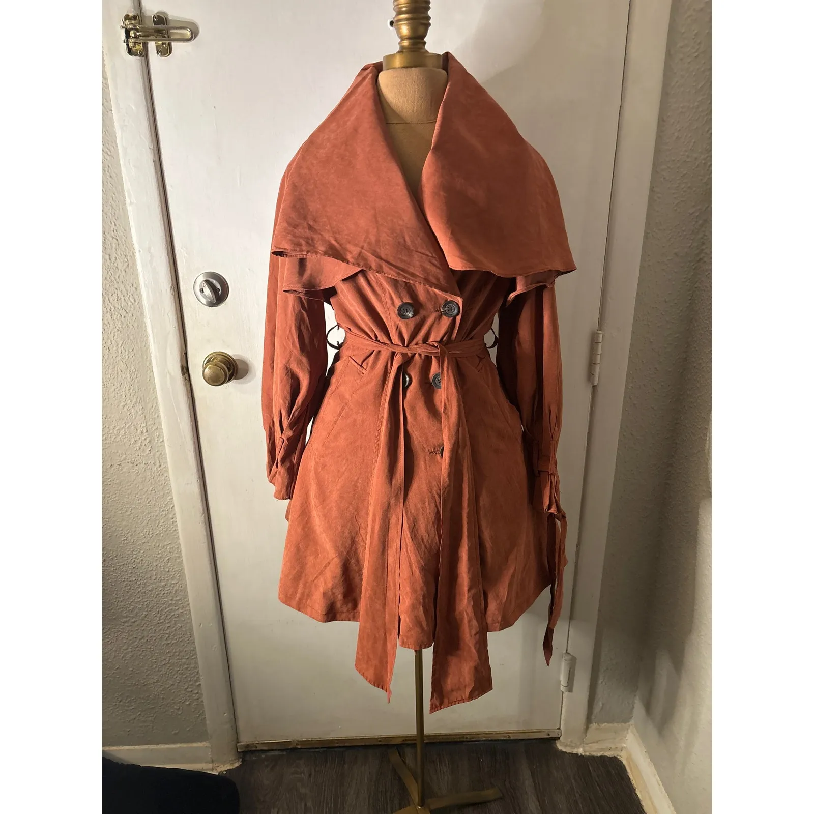 Brown Double Breasted Capelet Trench Coat S NEW Classic Retro Glam Preppy Retro - Image 2