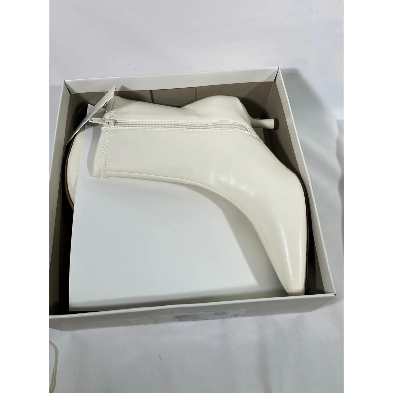 A New Day Womens Ivory Ankle Boots Lonnie Pointed Toe Kitten Heel Classic Sz 8 - Image 10