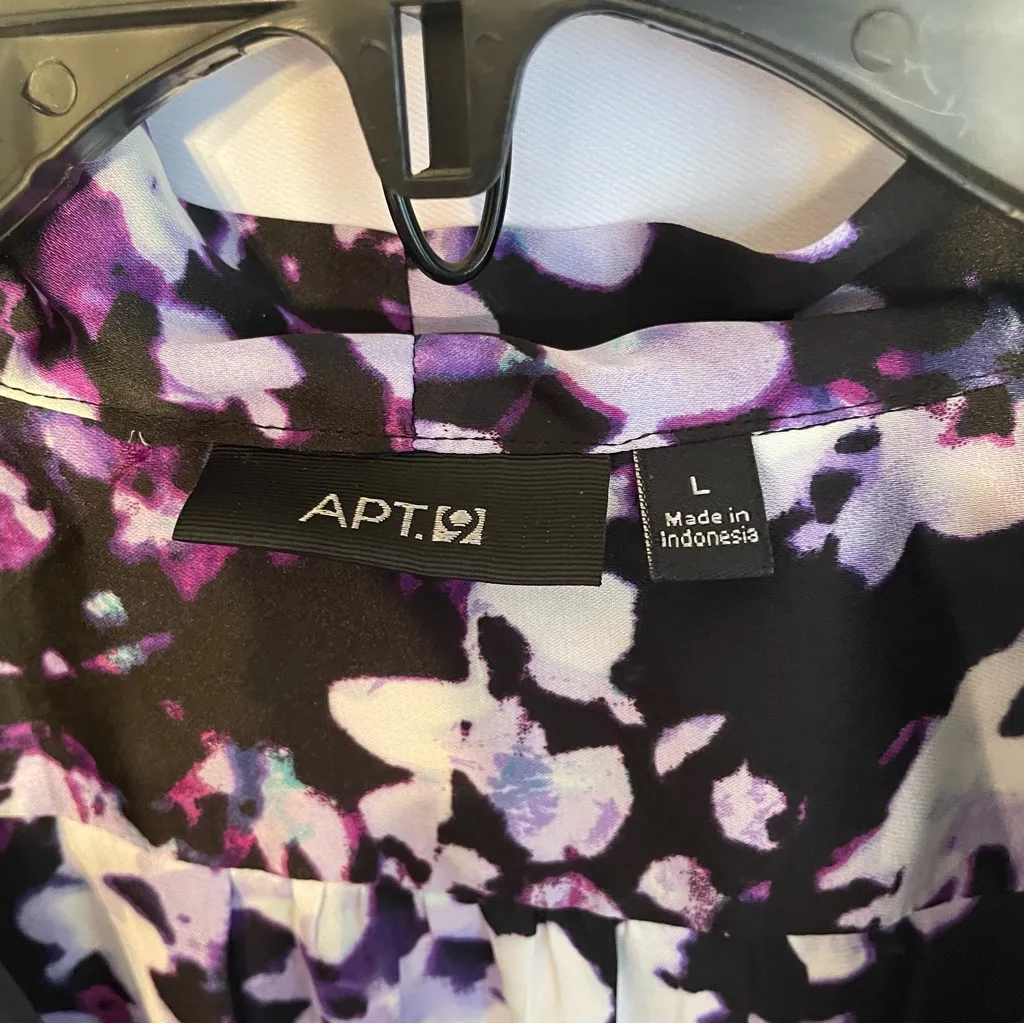 Apt9 Drape Front Floral Blouse Women Lg Short/Long VNeck Snap Front Purple - Image 10
