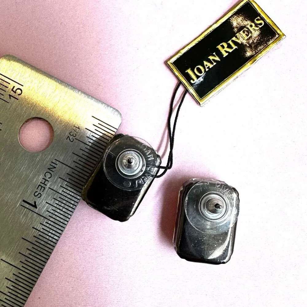 Joan Rivers amber Lucite Chunky post earrings Green - Image 7