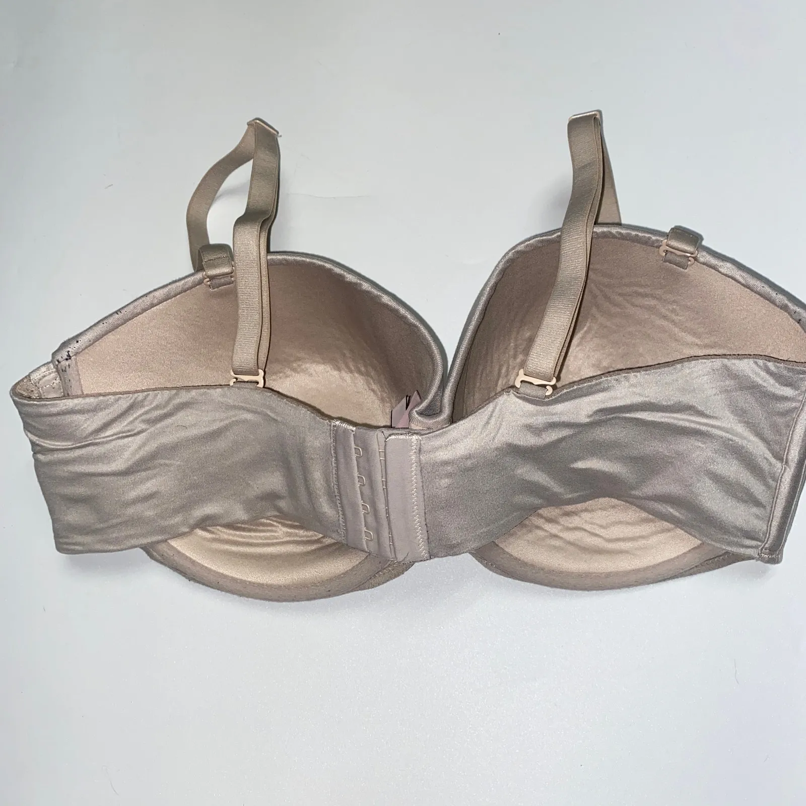 Body By Victoria Victoria's Secret Cream Lined Strapless Bra Women's Size 38DD - Image 4
