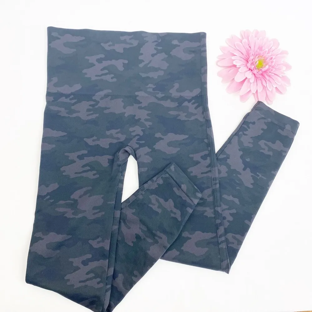 SPANX Look At Me Now Seamless High Rise Leggings: Black/Grey/Green Camo - Image 7