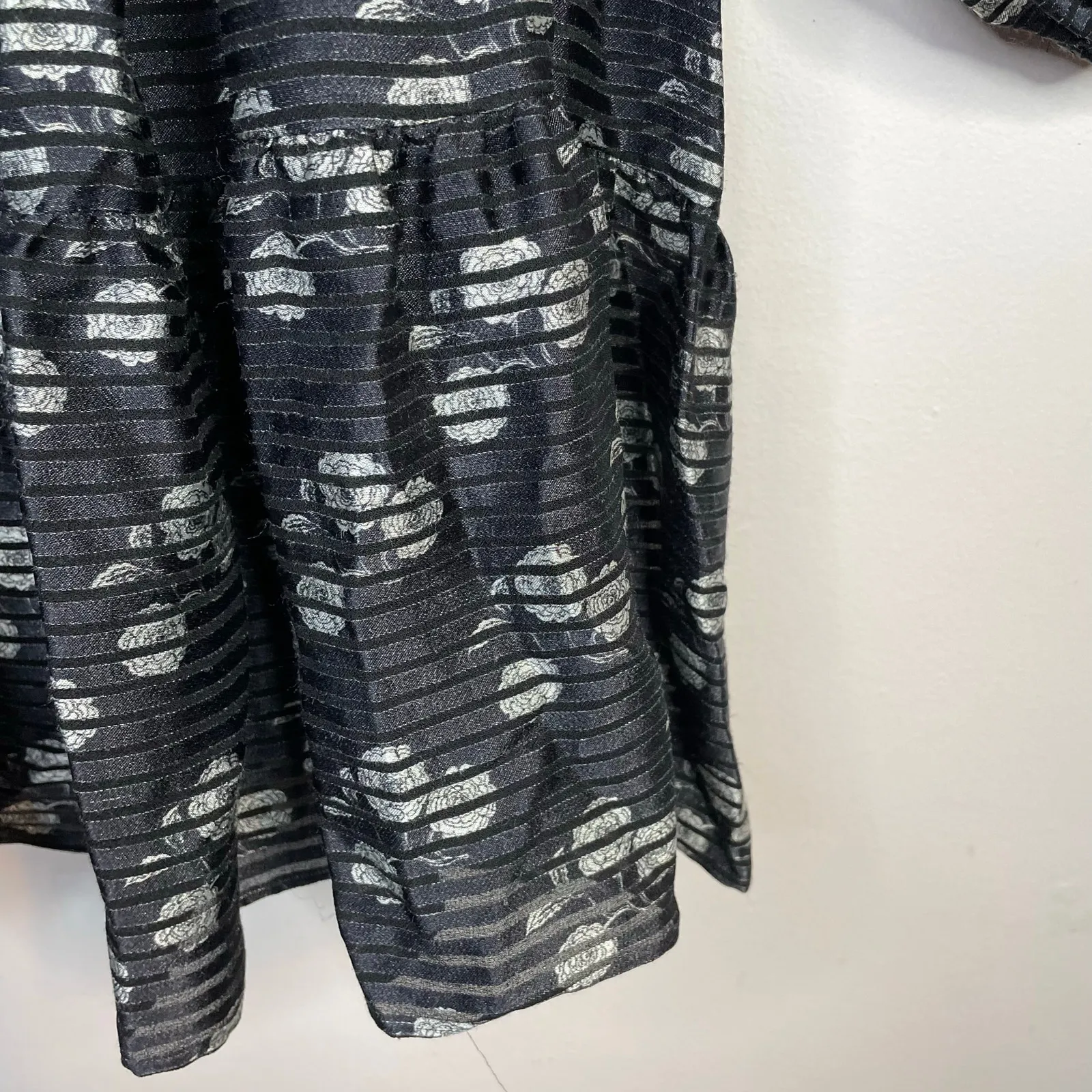 Alice + Olivia Rowen Tiered Long Sleeve Floral Mini Dress Black Cream womens XS - Image 3