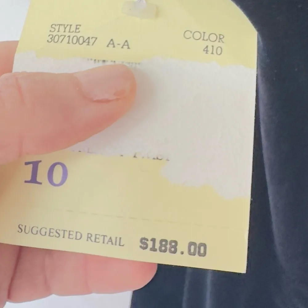 Navy Velvet Tank with Button Back, by Dana Buchman size 10, NWT $188 MSRP - Image 10