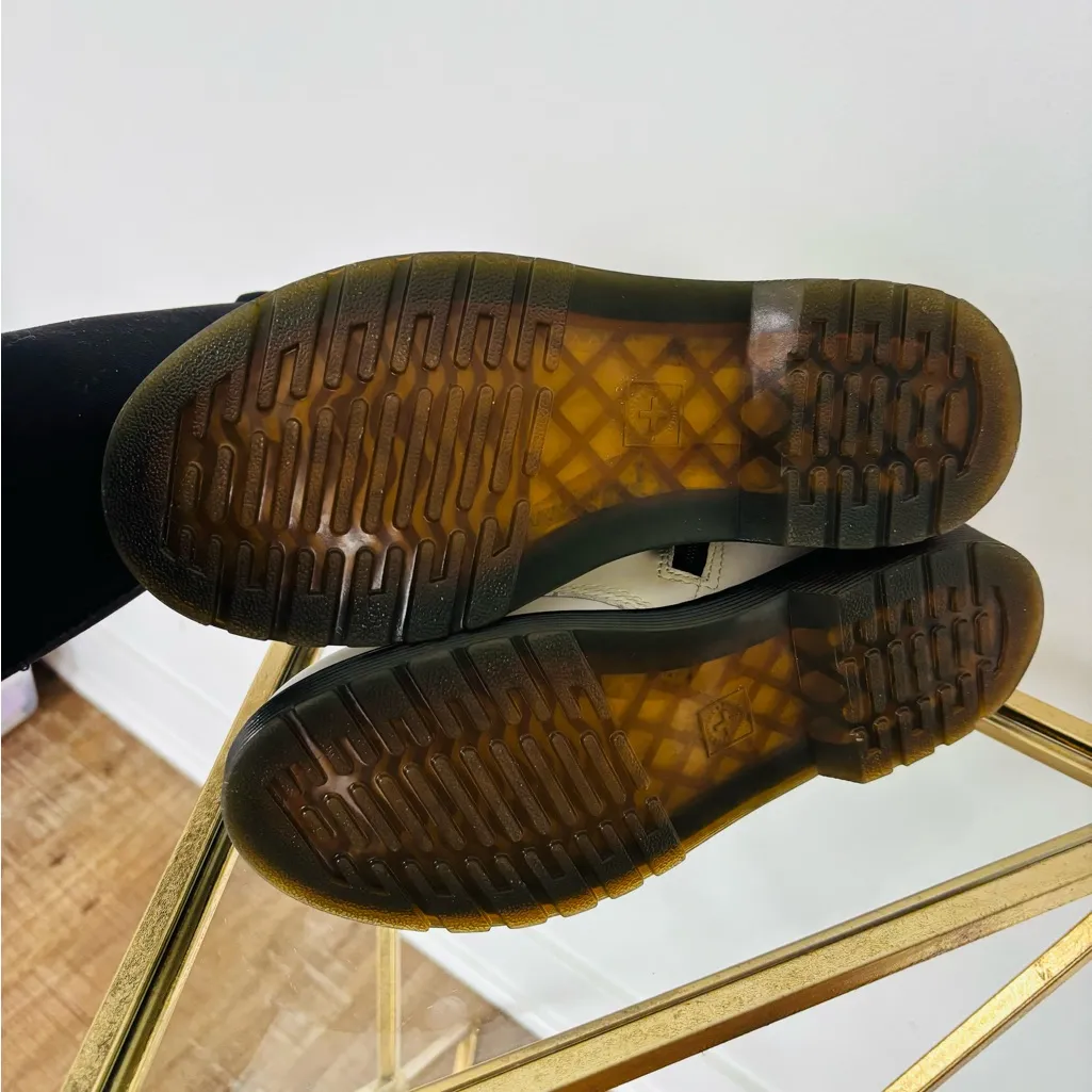 Dr. Martens 1460 WOMEN'S PATENT LEATHER LACE UP BOOTS size 5 white - Image 6