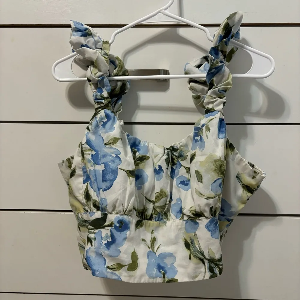 Abercrombie Floral Poplin Scrunch Tank Top - Image 2