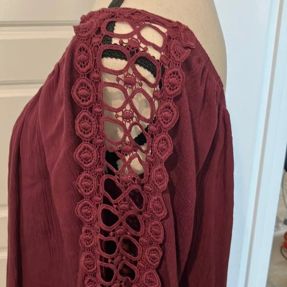 Burgundy off shoulder cut out sleeves EUC C Purple Size M - Image 2