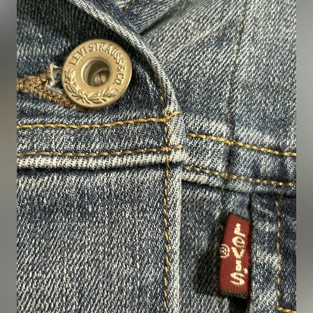 Levi's Original Trucker jacket Levi’s women size small slim fit - Image 6