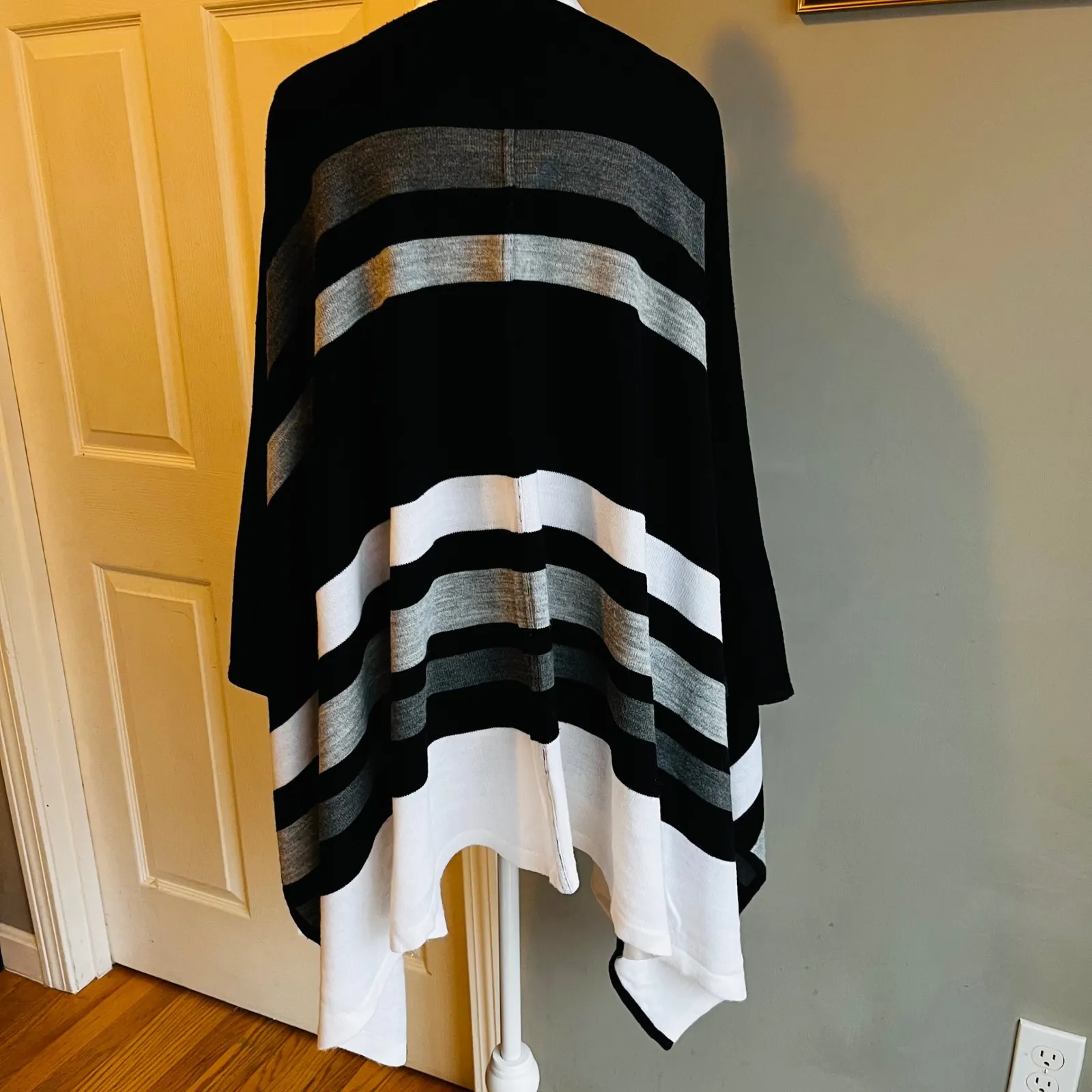 Chic Striped Open Front Cardigan Poncho Black White Gray Soft Bohemian Winter Size undefined - Image 7