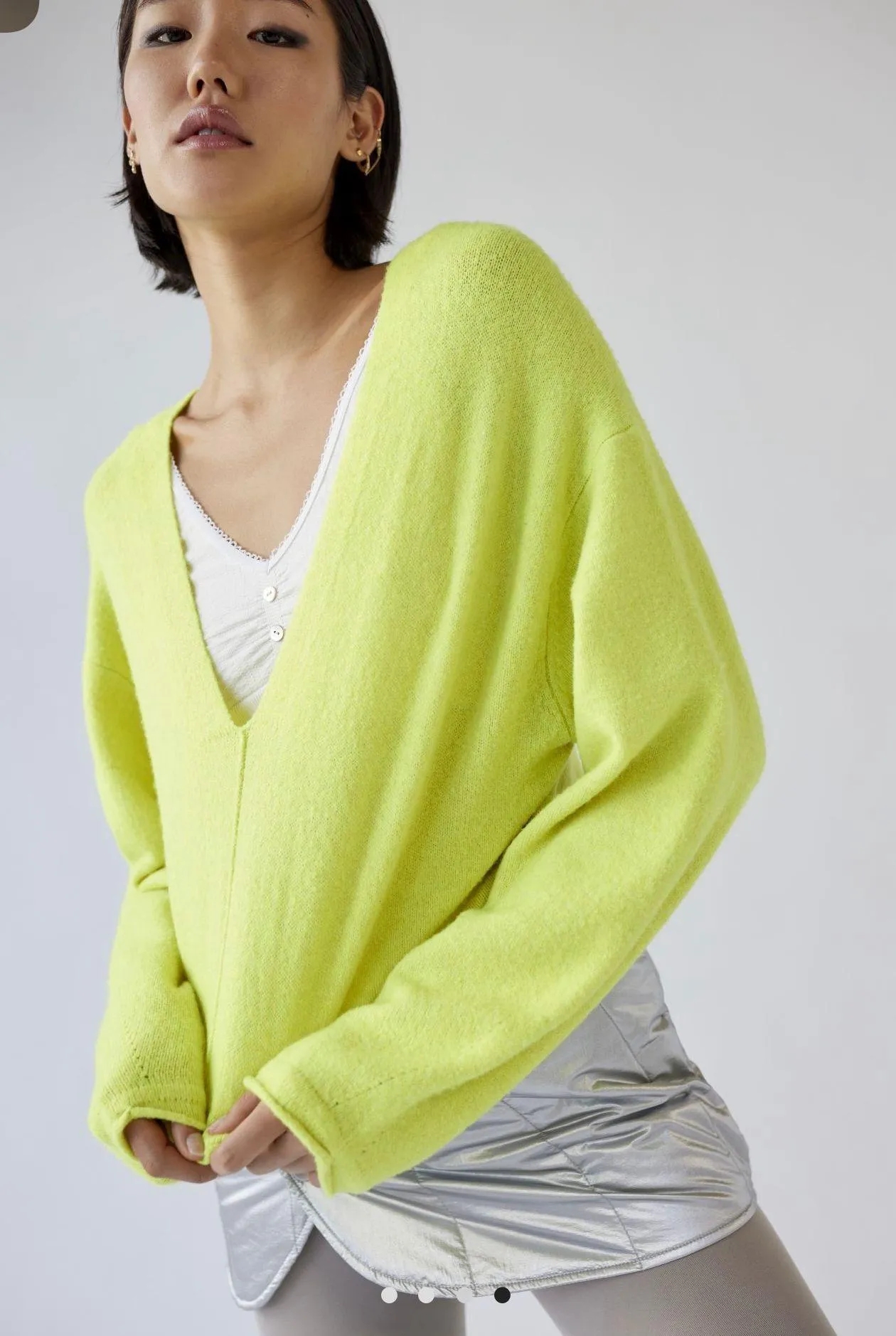 BDG V Neck Cropped Sweater - Image 3