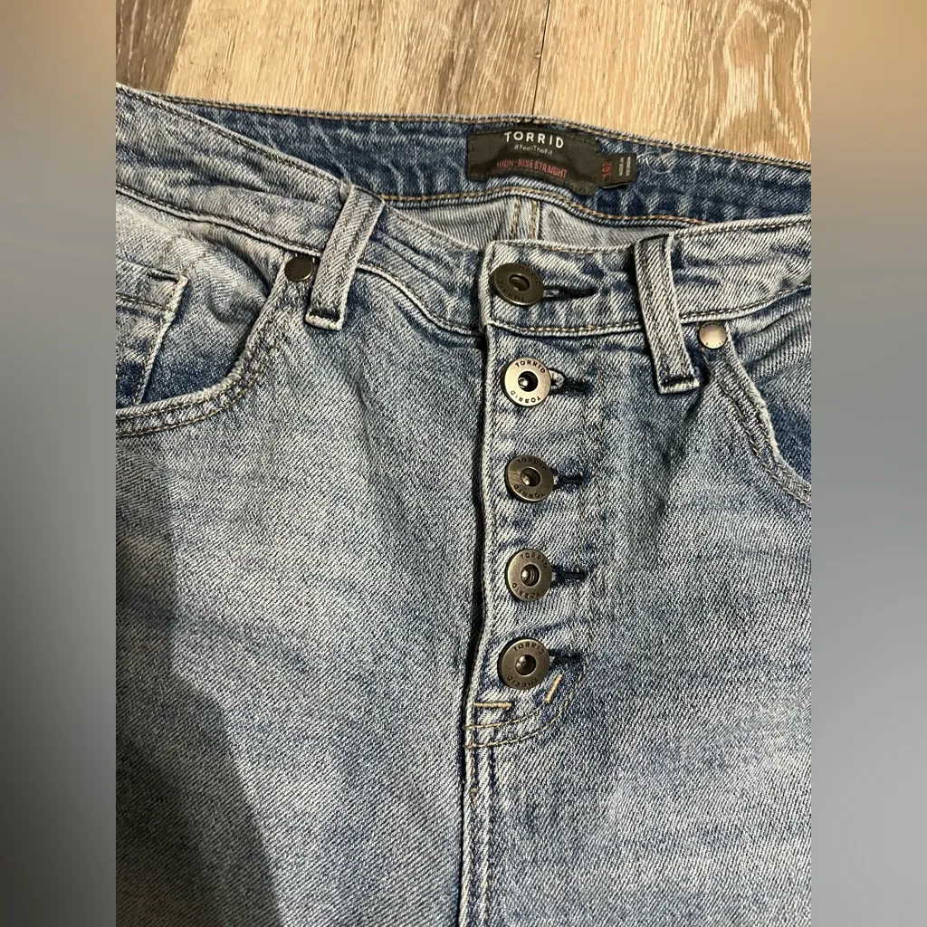 Torrid  Rise Straight Cropped Jeans Size 10R - Image 5