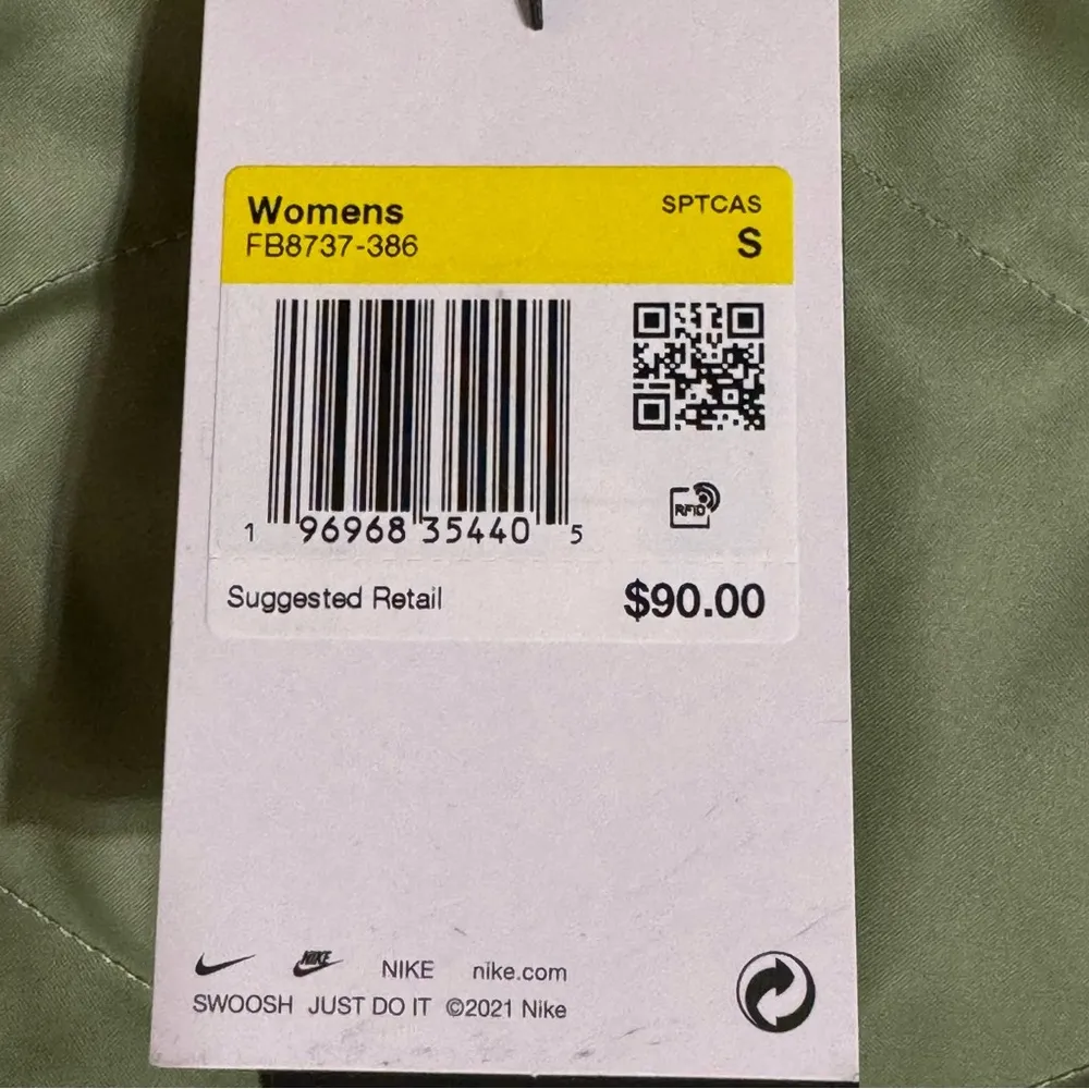 Nike Women’s Oversized Repel Sportswear Essentials Vest - Image 12