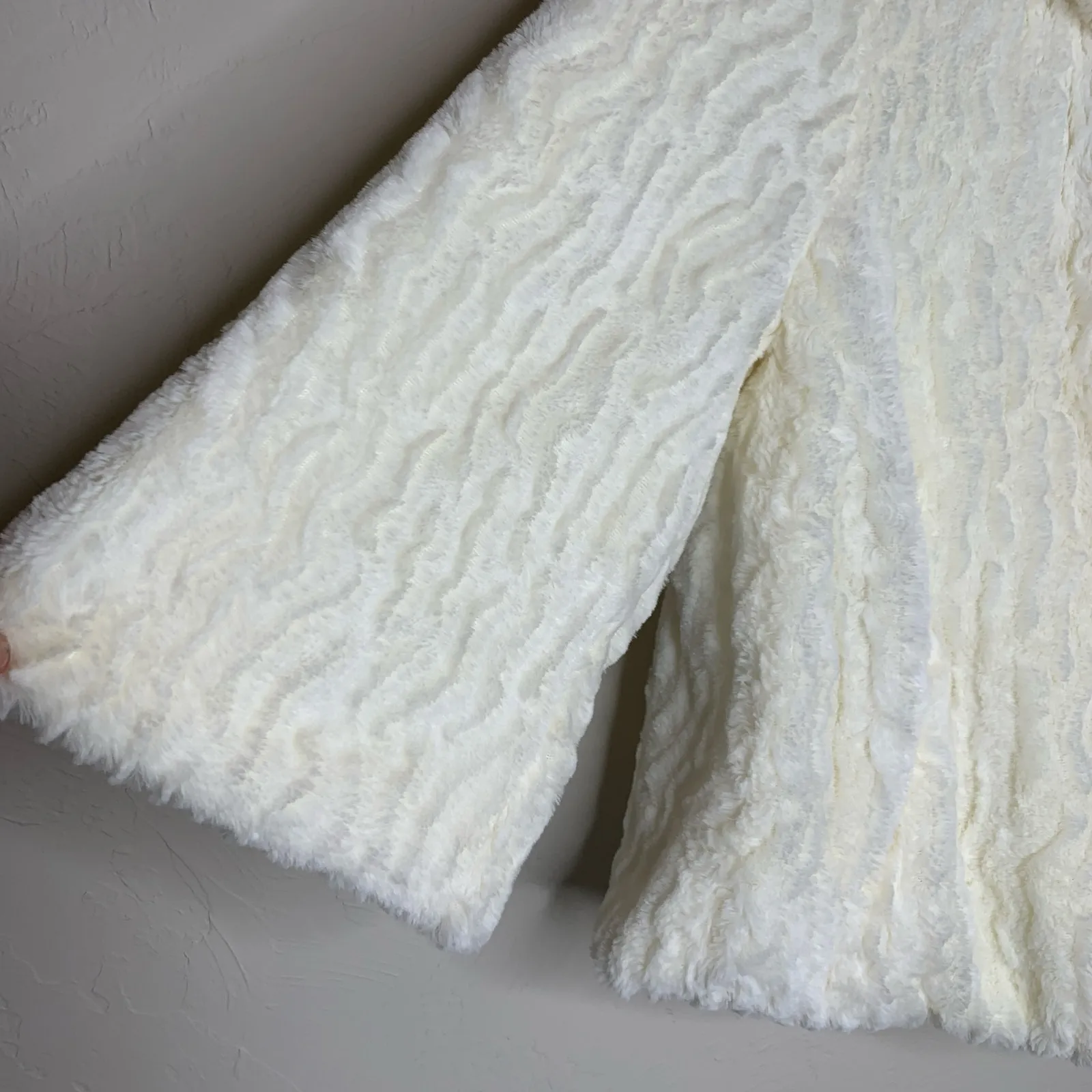 High Neck Faux Fur Textured Jacket Cream Sz Small - Image 7