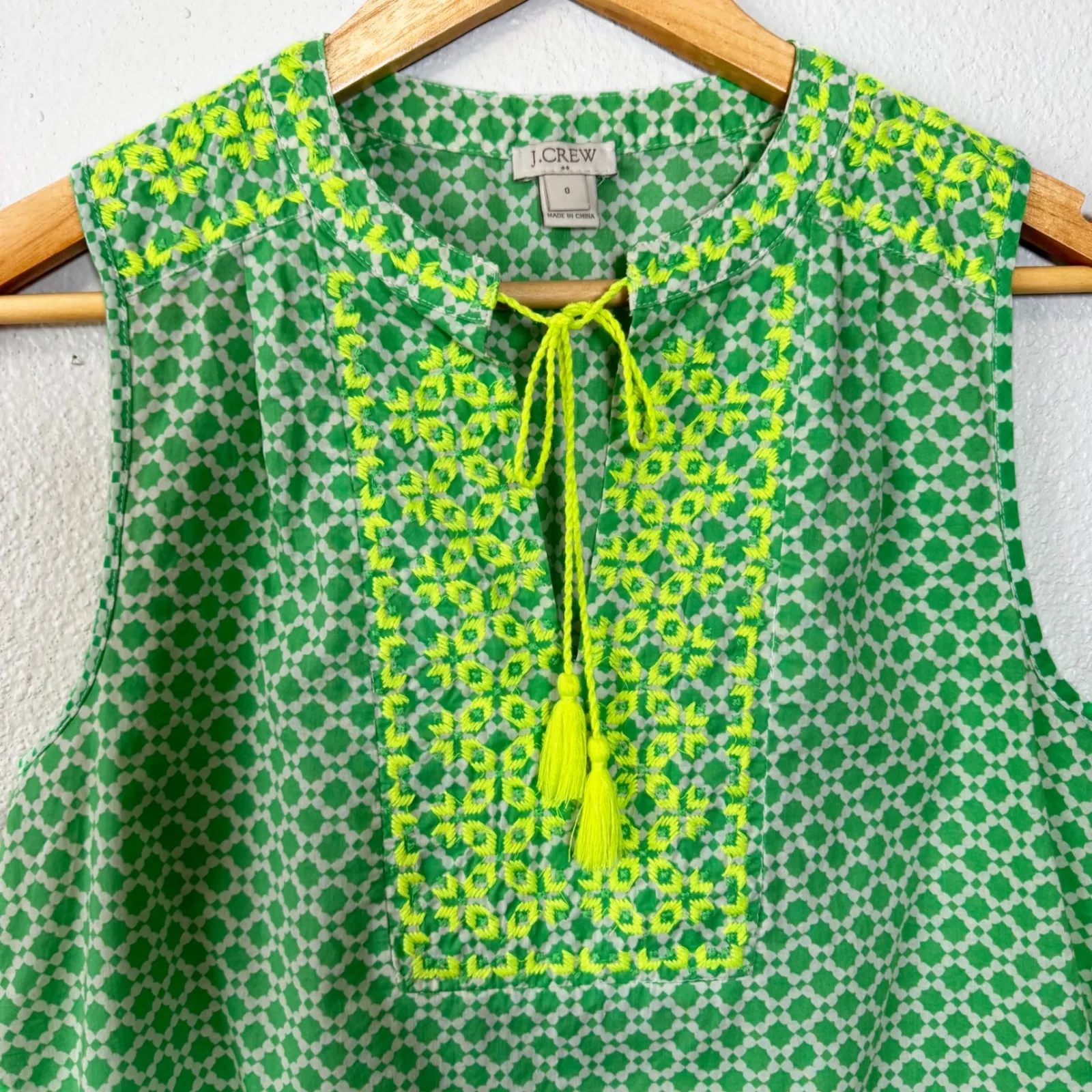 J. Crew Sleeveless Top‎ Green White Geo Print Neon Yellow Embroidery - Image 5