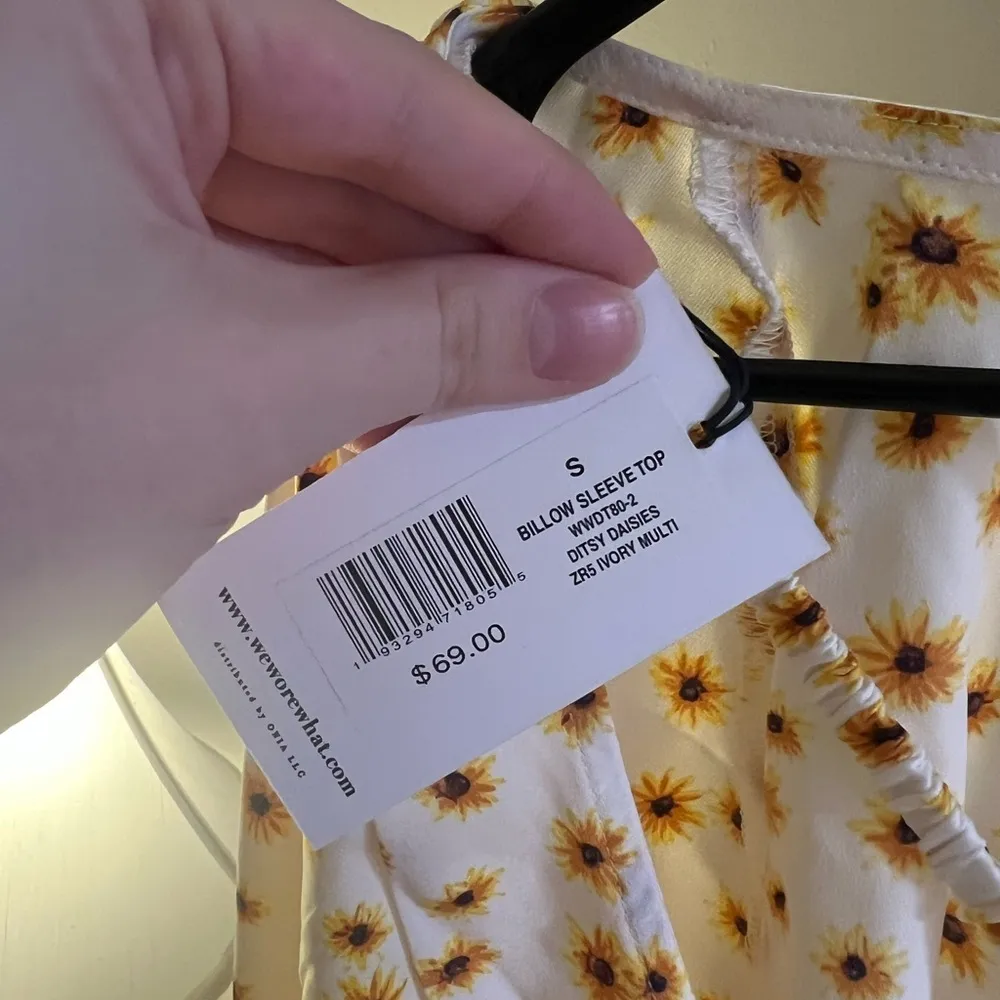 NWT REVOLVE WeWoreWhat billow sleeve top in ditsy daisy boho indie hippie 70s - Image 4