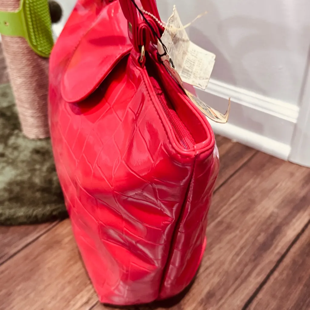Vintage Red Patent (Shiny) Faux Leather "Status Quo Fashion Right" Tote Bag - Image 3