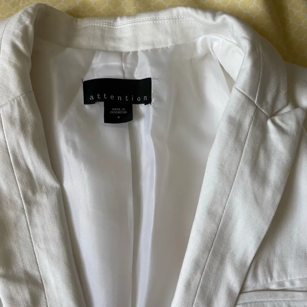 Attention  Women’s White Coat/ Jacket - Image 2