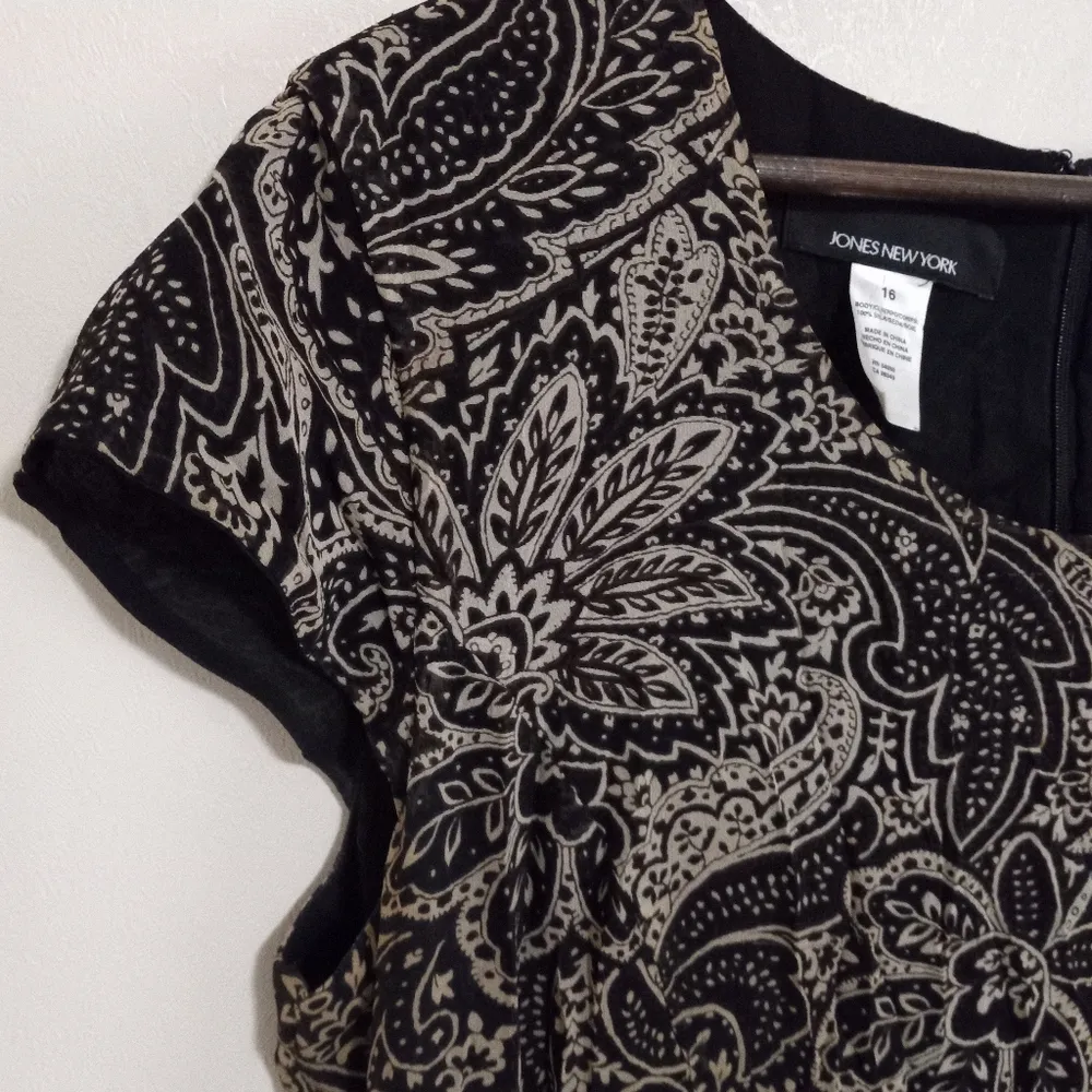 Jones New York 16 Silk Capped Sleeve Floral Paisley Midi Dress in Black Gra Plus - Image 10