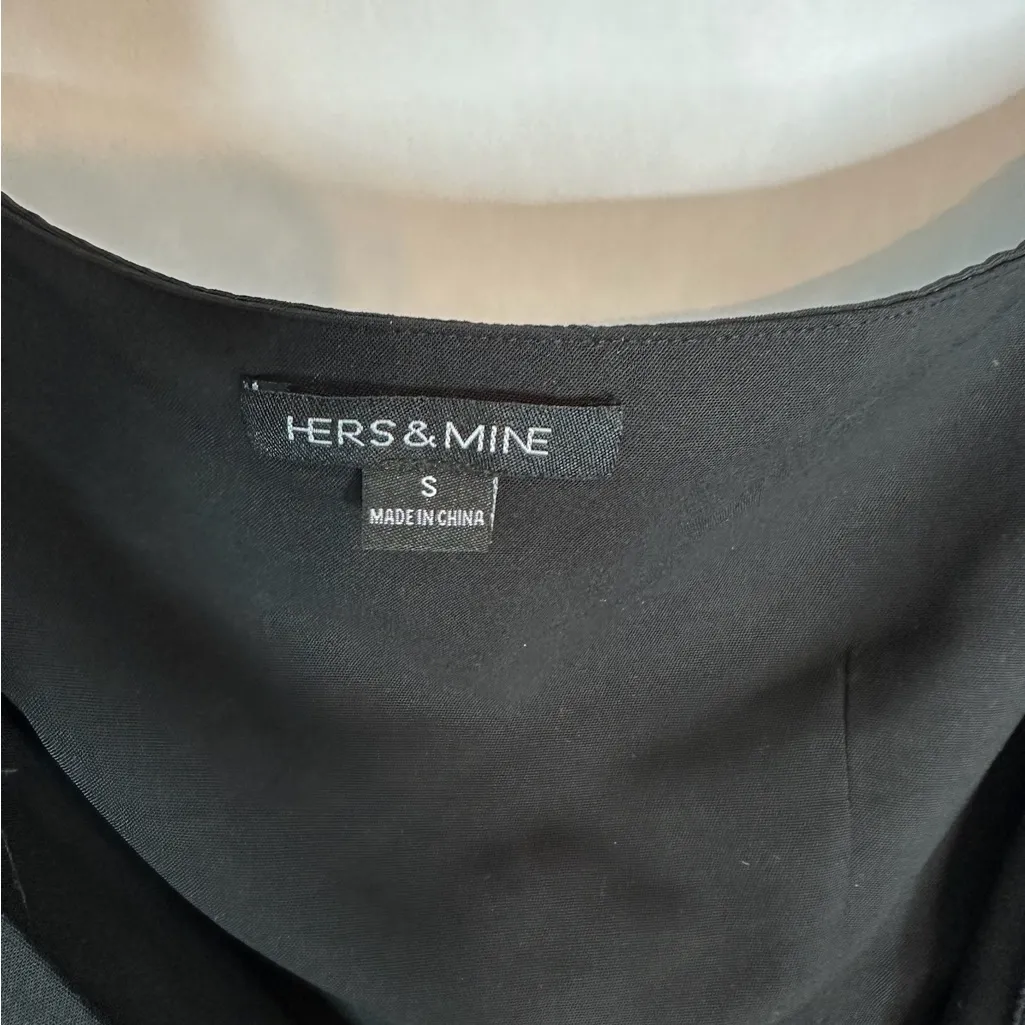 Hers & Mine Black Long Sleeve Front-Tie Crop Top Size Small - Image 4