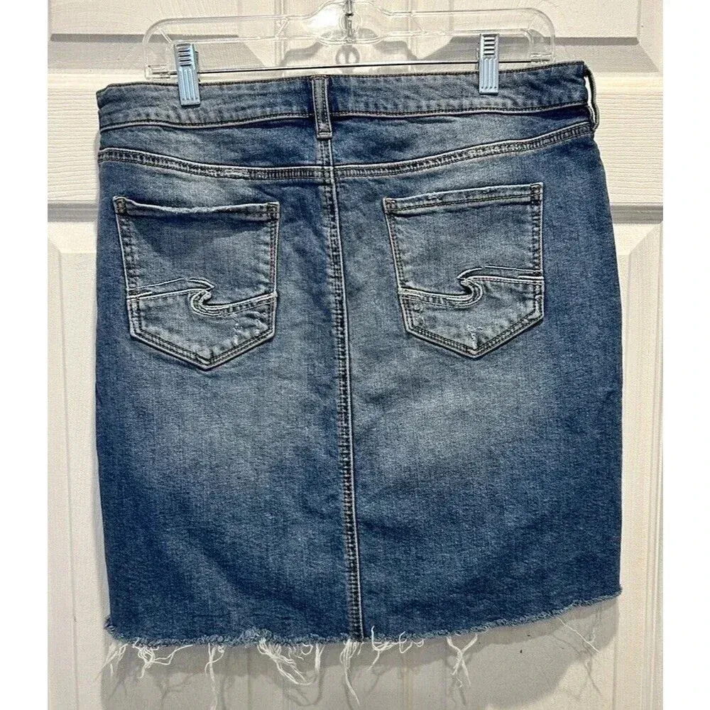 Silver Jeans Francy Mini Skirt‎ Womens 6 Blue Denim Mid Rise Raw Hem Zip Fly - Image 7