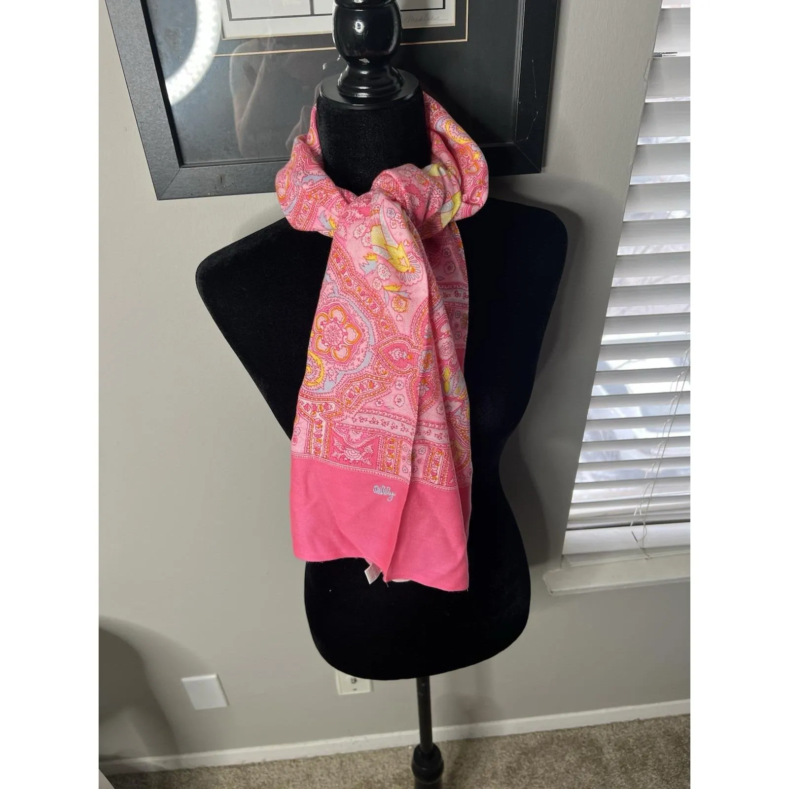 OILILY Rectangular Pink Paisley Pattern Scarf New Condition Vintage - Image 7