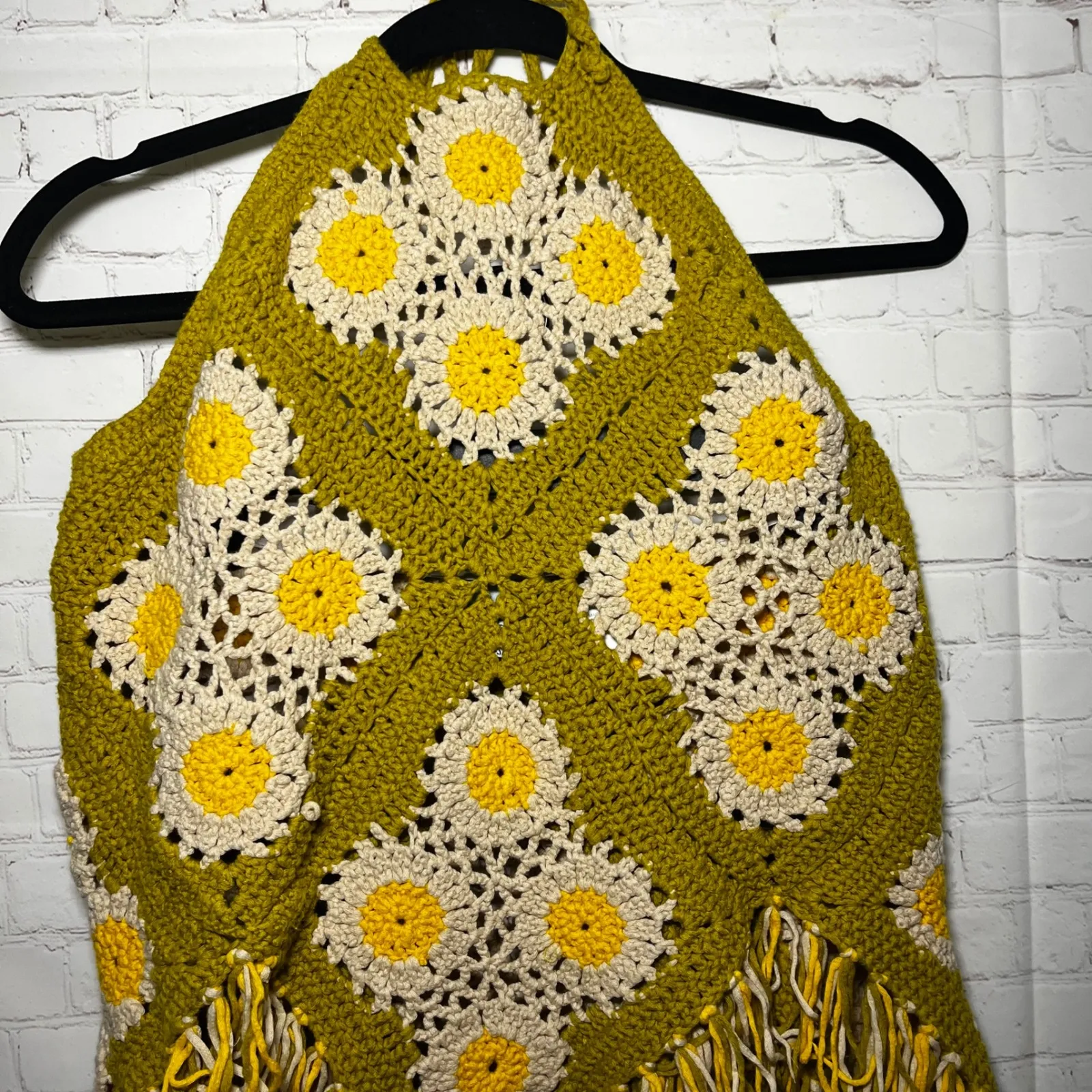 Judith March Crochet Daisy Halter Top Fringe Boho Festival Olive Yellow L - Image 4