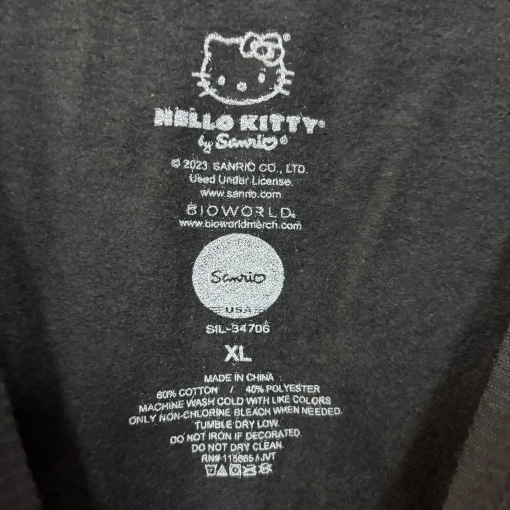 Hello Kitty Red Apples & Daisies Sanrio Kawaii Crewneck XL - Image 5