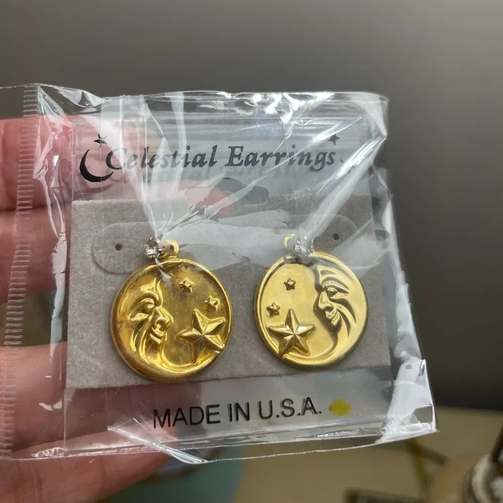 Celestial crescent moon and stars earrings Gold - Image 5