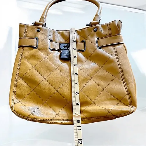 Relic Brand Mustard Yellow Quilted Tote Bag with Lock Detail - Image 10