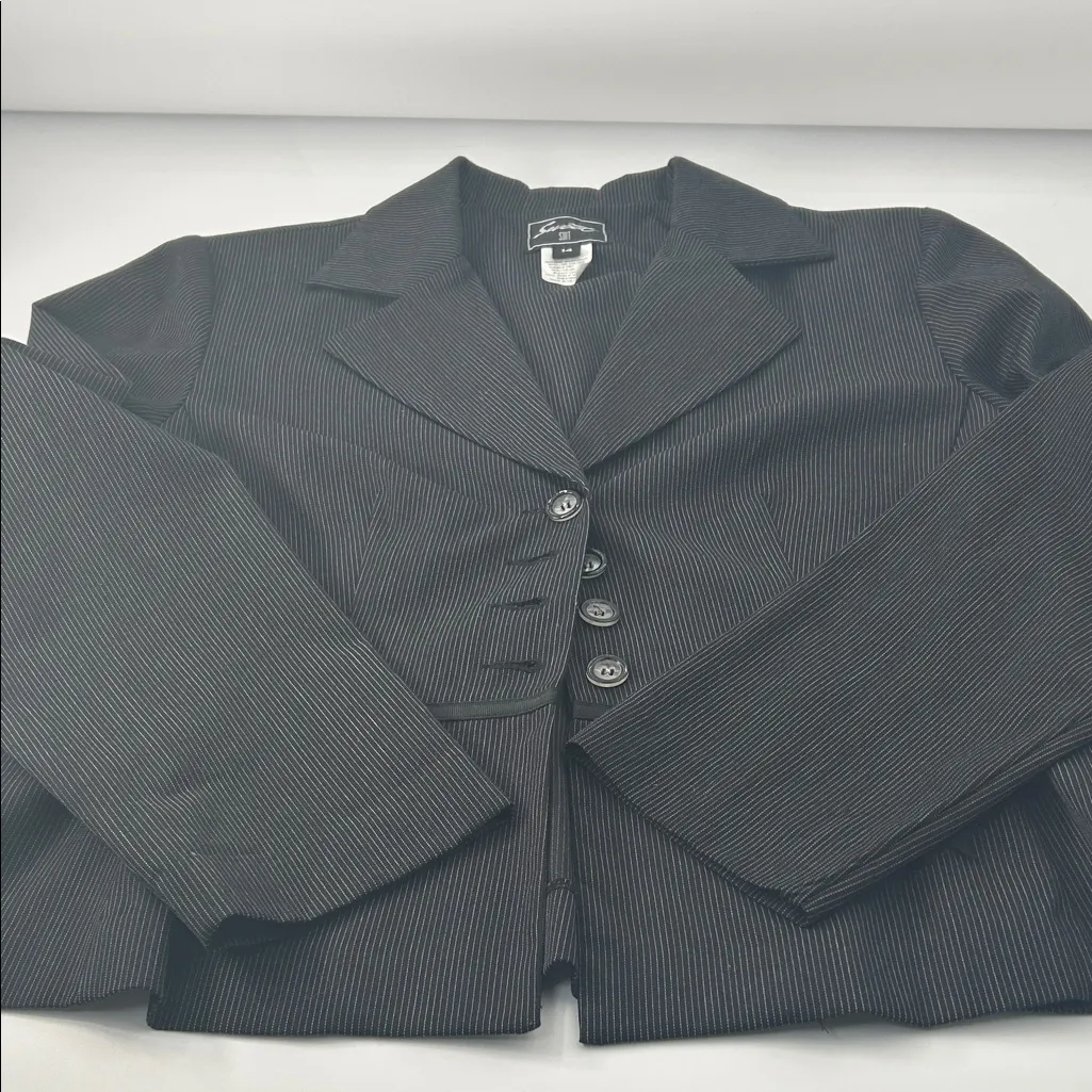 Black Pinstripe Women's Blazer Size 14 - Image 7