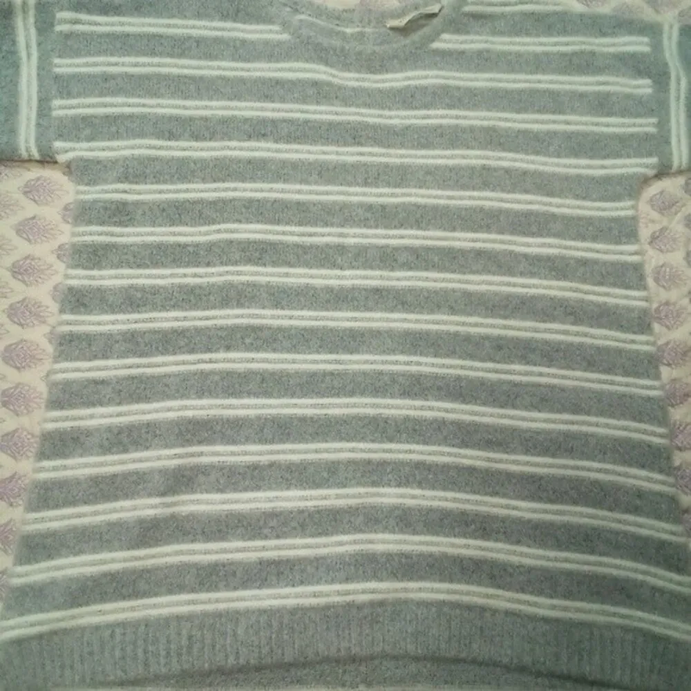 Soft sorrowndings small sweater top - Image 5