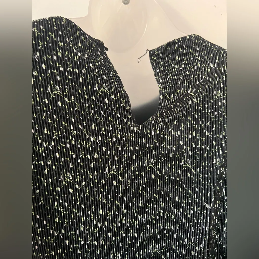 Giani Bini Black Long Sleeve Mini Dress Size L – Belted Waist, Subtle Print Green Size L - Image 4