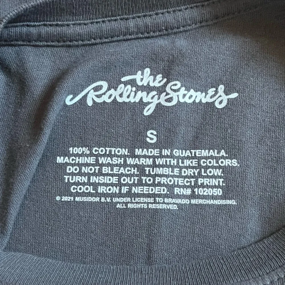 Rolling Stones Tongue Graphic T Shirt Gray Size Small - Image 4