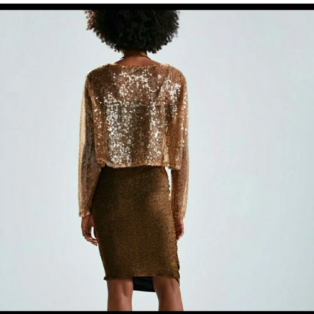 NWT  Golden Brown  CROPPED SEQUIN Top - Image 2
