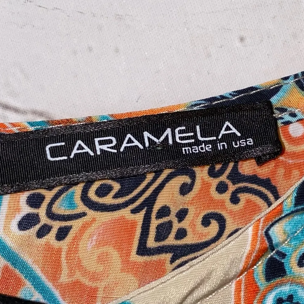 Caramela High Low Multicolored Patterned Sleeveless Blouse - Image 3