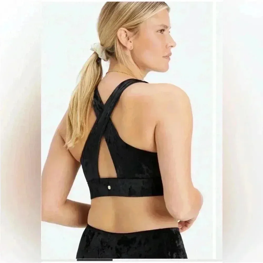 NWT Fabletics Oasis Crushed Velour Twist Sports Bra in Black Sz 4X - Image 3