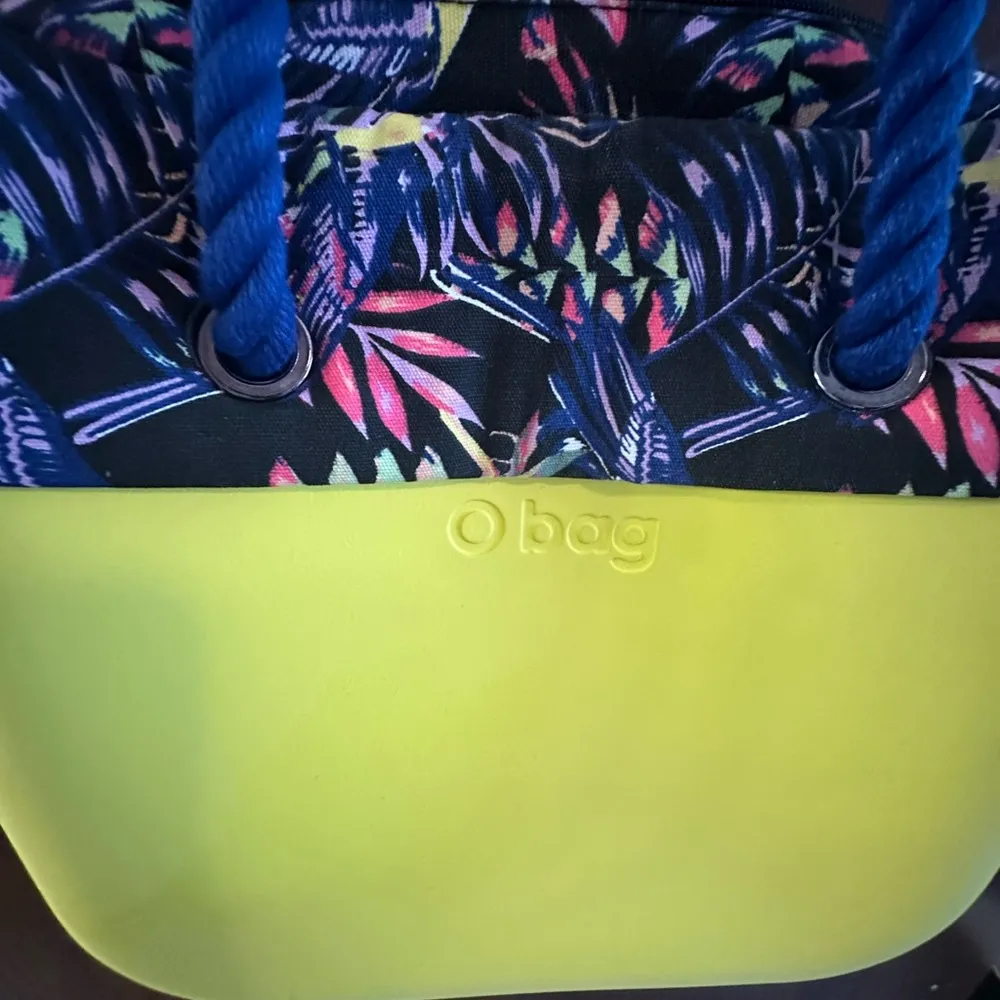 O Bag Vibrant Yellow and Blue Geometric Tote - Image 2