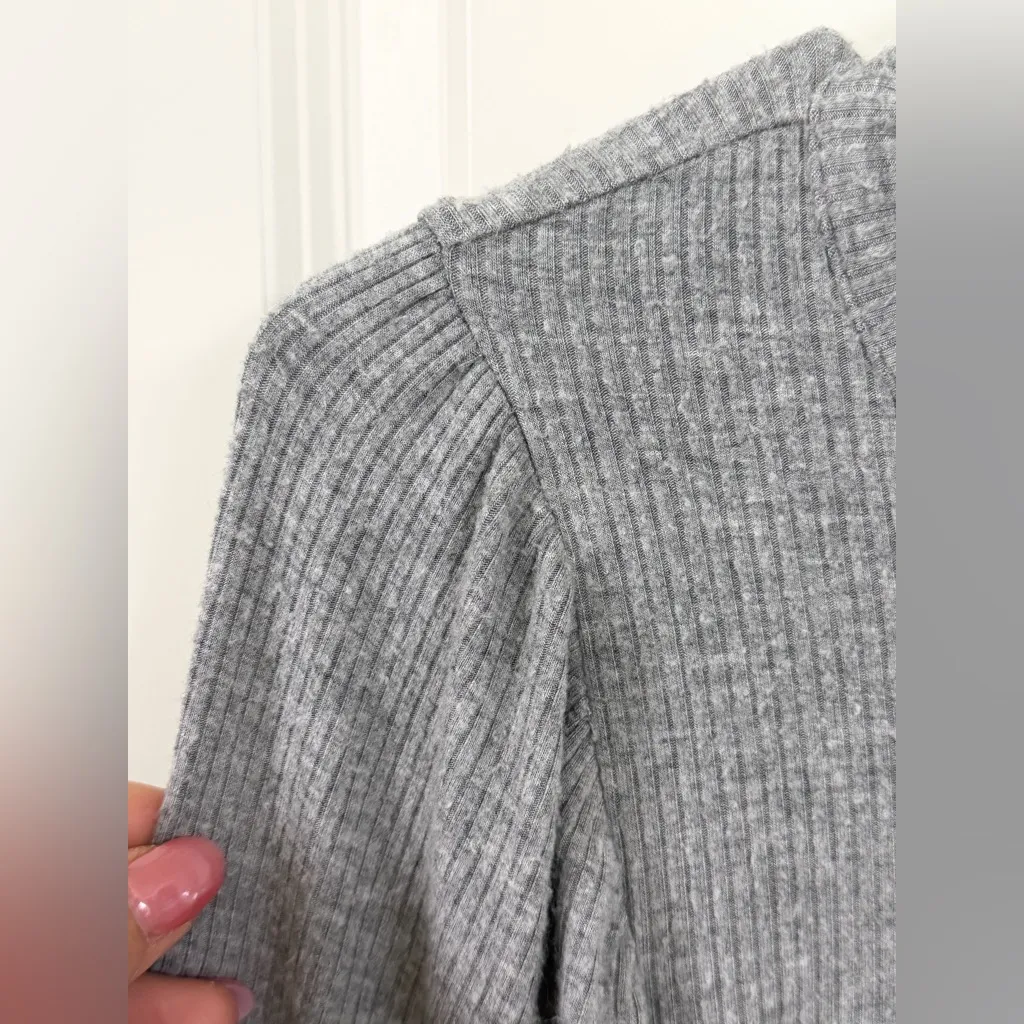 Evereve Gray Long Sleeve Ribbed Top - Image 2