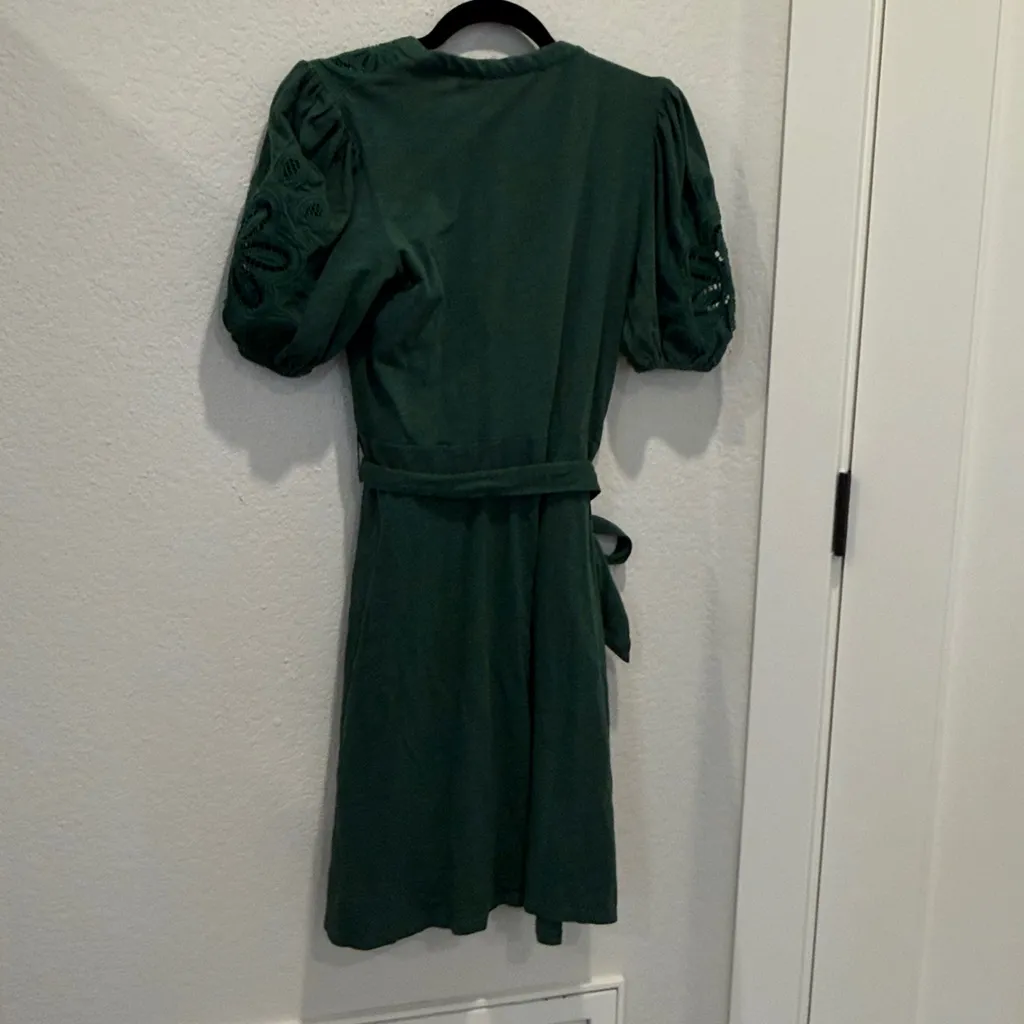 Boden Embroidered Jersey Shirt Dress in green with eyelet puff sleeves Size 2 - Image 6